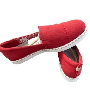 🍎NWT Clarks Cloudsteppers Soft Cushion Sneakers 9.5🍎